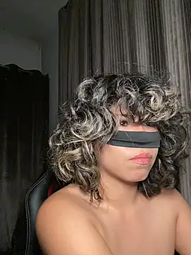 nenalayla Adlı Modelin Canlı Sohbet Odası