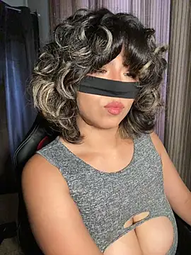 nenalayla's Live Chat Room