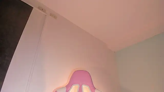 غرفة دردشة littless_angel المباشرة