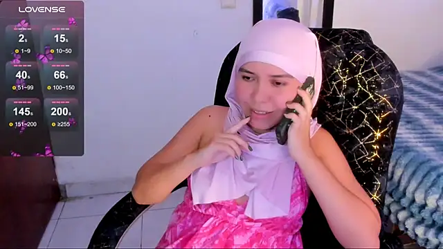 MatchedEyebrow Live Chatraum