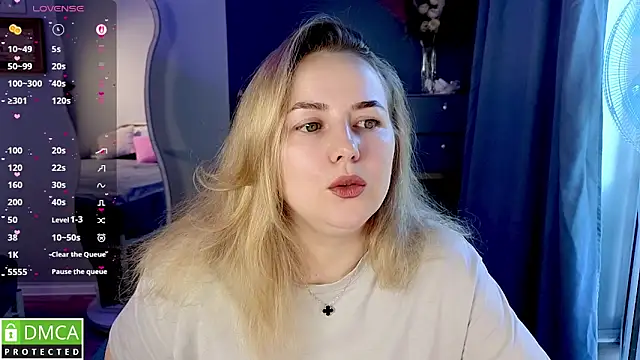 Mira_Mermayd's Live Chat Room