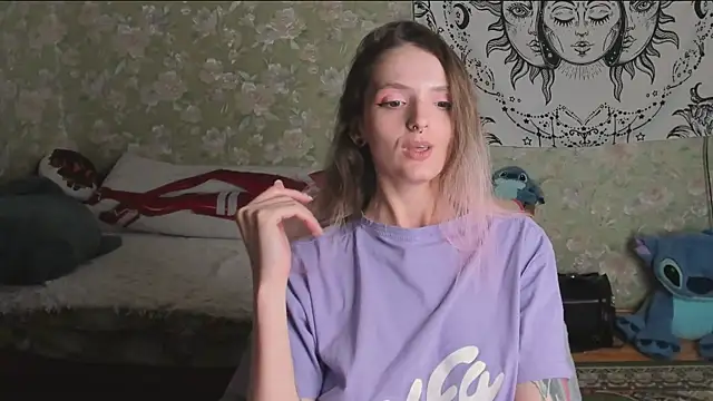 חדר צ'אט בשידור חי של Cutie_Adelia