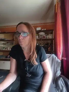 Pokój czatu na żywo – Dettybitch40