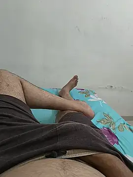 Seks show uživo modela raj432112345 na kameri