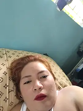 Živá chatovací místnost naughtiestmumknky99