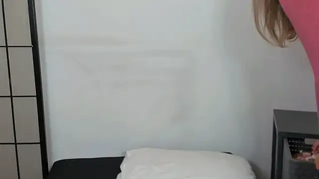 Živá chatovací místnost LilyBlondee