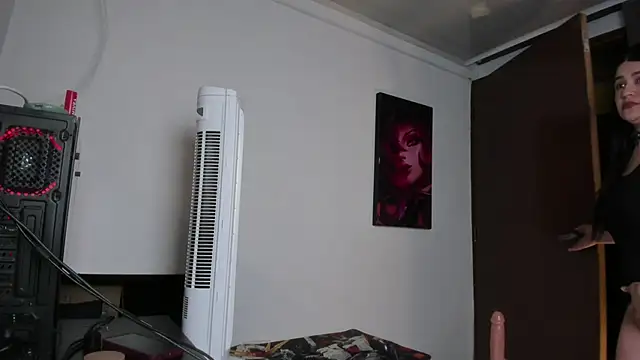 Emilyjhonson_01's Live Chat Room