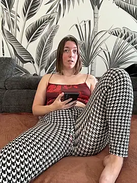 Daisy_Michto_Officiel – Naživo chatovacia miestnosť