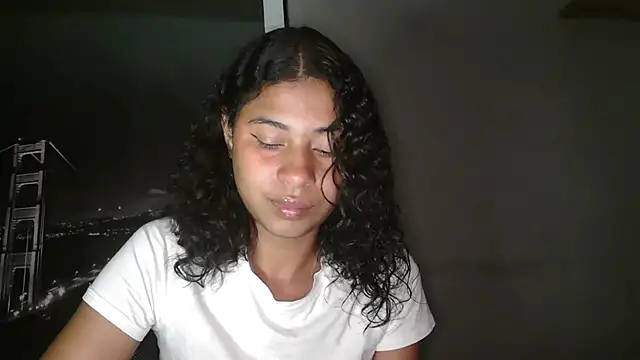 Živá chatovací místnost dark_enchantress_