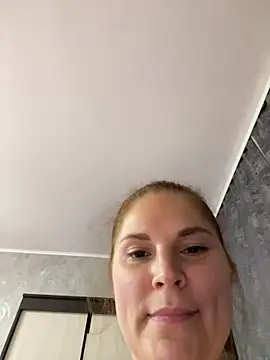 Chatroom en direct de Ellis_Foxy
