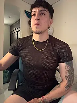 strongboy_ লাইভ চ্যাট রুম
