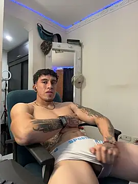 strongboy_'s Live Chat Room