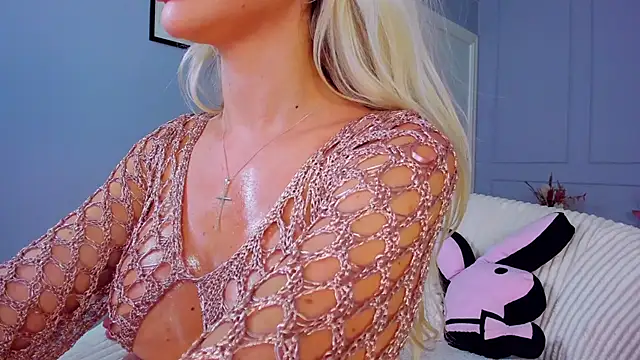 Awww_Ella Adlı Modelin Canlı Sohbet Odası