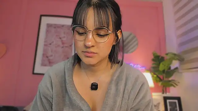SoySaraa élő chatszobája