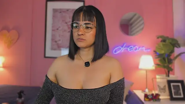 SoySaraa Adlı Modelin Canlı Sohbet Odası