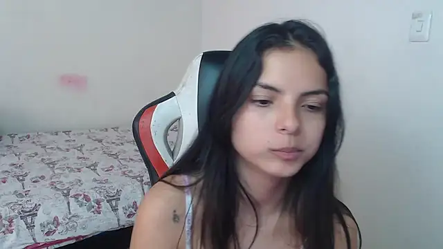 חדר צ'אט בשידור חי של rosella_69