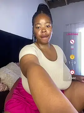 LunaCovenn's Webcam Show