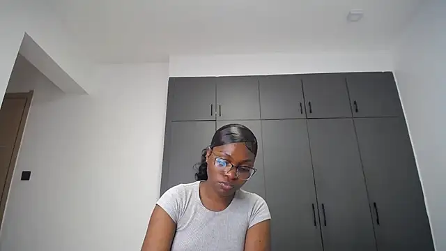 Sala de chat ao vivo de Pretty_Liya08
