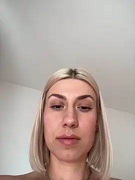 غرفة دردشة clara_k المباشرة