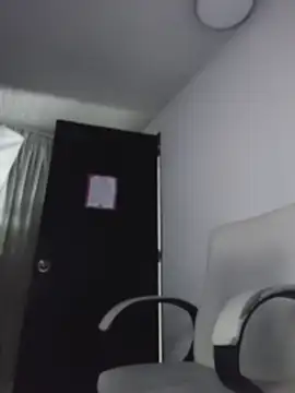 Elinaax's Live Chat Room