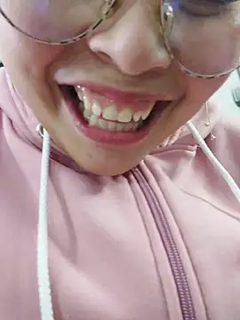 Elinaax Live chatroom