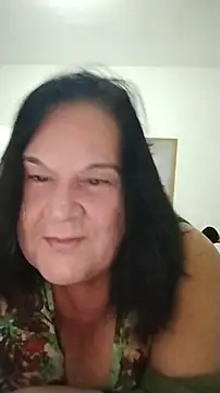 Yaya_Mineira Adlı Modelin Canlı Sohbet Odası