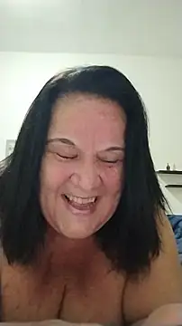 Yaya_Mineira Adlı Modelin Canlı Sohbet Odası