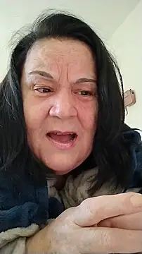 Yaya_Mineira Adlı Modelin Canlı Sohbet Odası