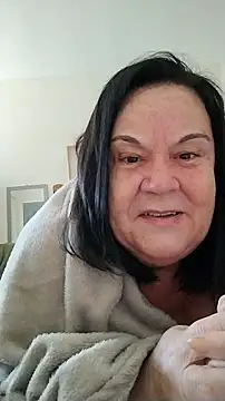 غرفة دردشة Yaya_Mineira المباشرة