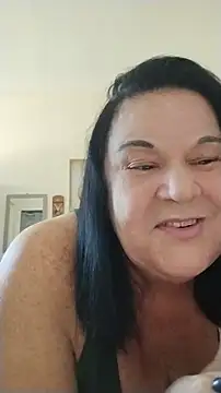 Yaya_Mineira élő chatszobája