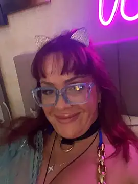 Lolaley2's Live Chat Room