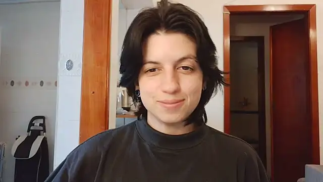 חדר צ'אט בשידור חי של kyslrana