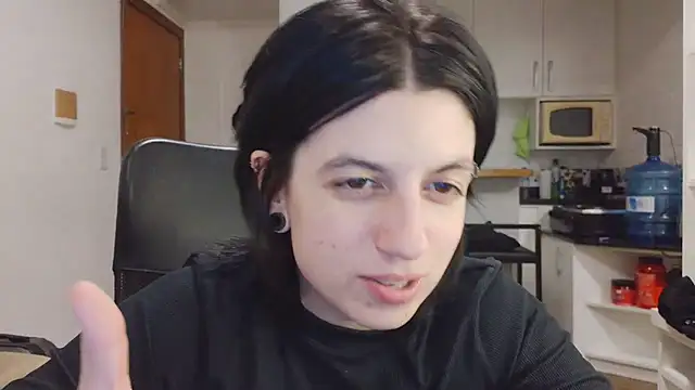 חדר צ'אט בשידור חי של kyslrana