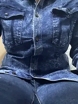 ห้องแชทสดของ Millie246