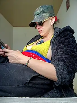 חדר צ'אט בשידור חי של MARILYNMADELENAKOVANOVA