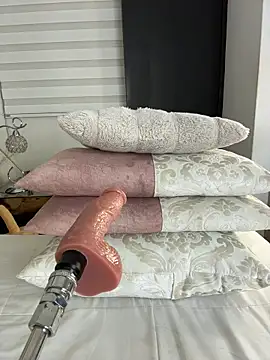 ALISSON_FOXXX1 Adlı Modelin Canlı Sohbet Odası