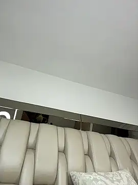 ALISSON_FOXXX1 Adlı Modelin Canlı Sohbet Odası