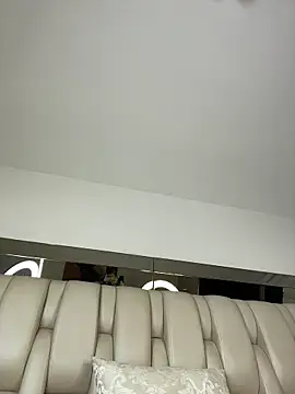 ALISSON_FOXXX1のライブチャットルーム