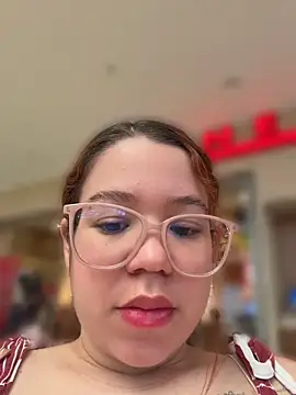 Sala de chat ao vivo de Lucyklein2022