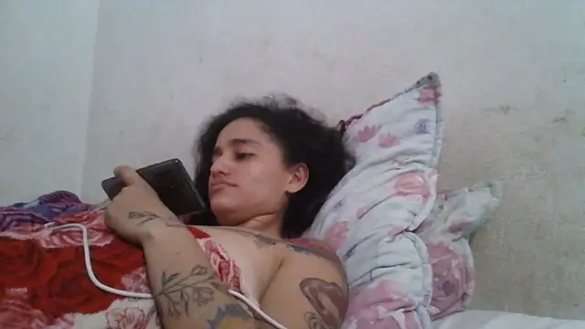girl_tits Adlı Modelin Canlı Sohbet Odası