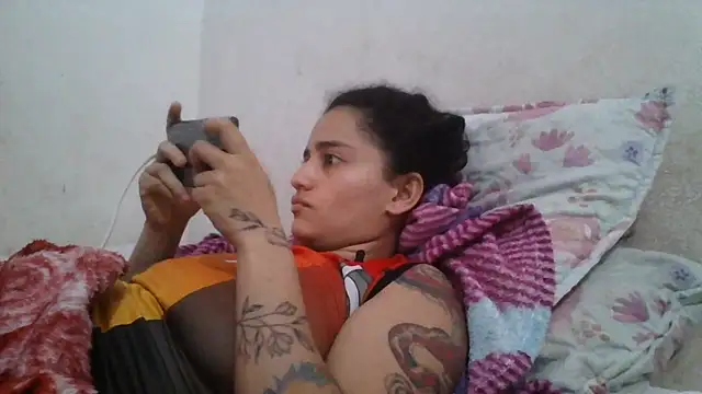 girl_tits Adlı Modelin Canlı Sohbet Odası