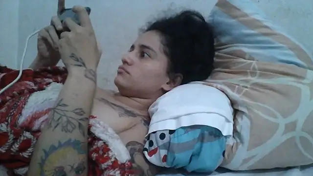 girl_tits – Naživo chatovacia miestnosť