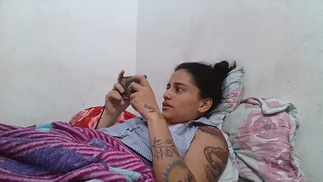 girl_tits Ruang Obrolan Langsung