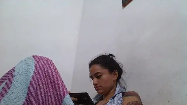 girl_tits Live Chatrum