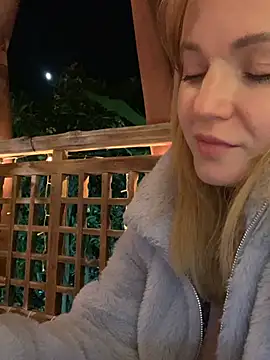 Lady__Maria Adlı Modelin Canlı Sohbet Odası