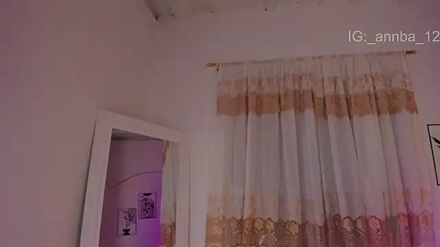 annie_barozzi – live chatrum