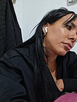 دردشة Doll_Loren الجنسية المباشرة
