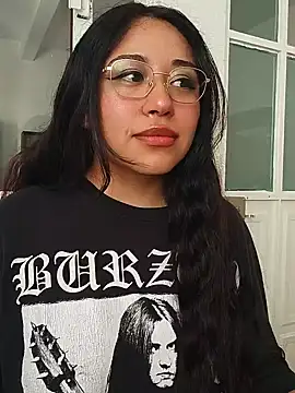 _MayaOniOni_'s Live Chat Room