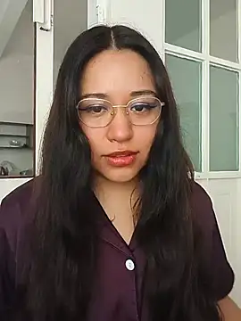 Chat soba uživo modela _MayaOniOni_