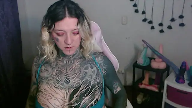 SLOPPYTITSS' Live Chat Room